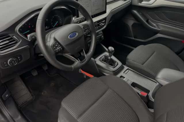 Ford Focus (2023) thumbnail 5