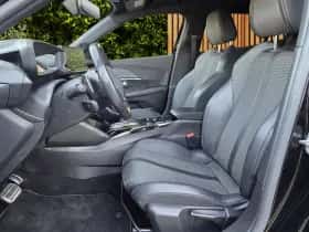 Peugeot 2008 (2022) thumbnail 5