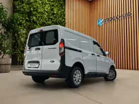 Ford Transit Courier (2024) thumbnail 2