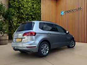 Volkswagen Golf (2019) thumbnail 2