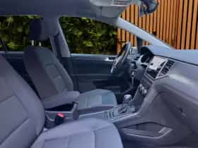 Volkswagen Golf (2019) thumbnail 3