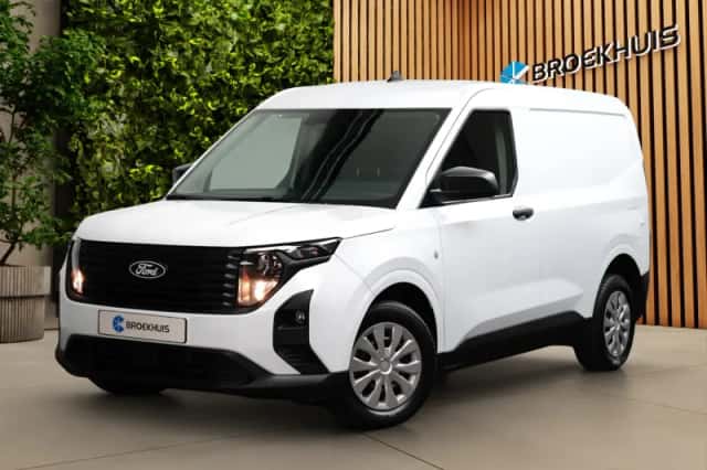 Ford Transit Courier (2024) thumbnail 1