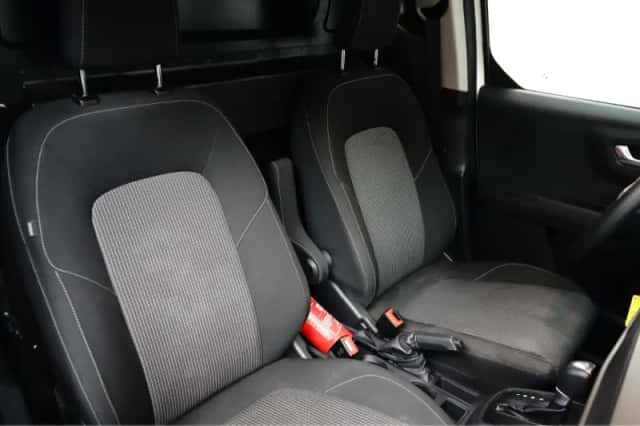 Ford Transit Courier (2024) thumbnail 5