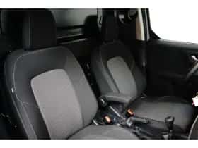 Ford Transit Courier (2024) thumbnail 6