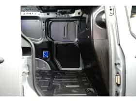 Ford Transit Courier (2024) thumbnail 8