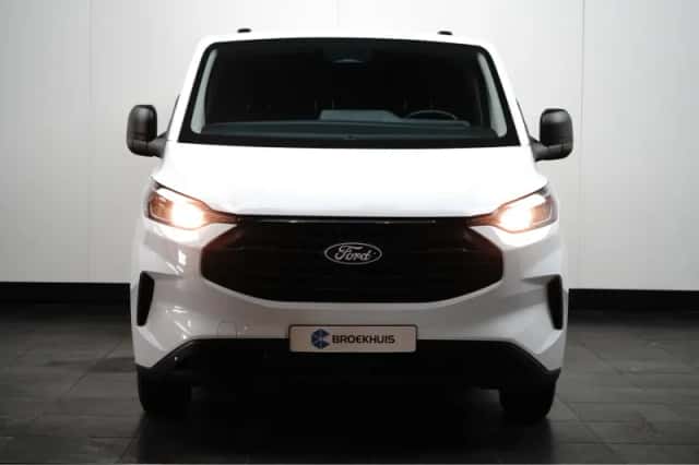 Ford Transit Custom (2024) thumbnail 2