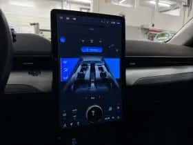 Ford Mustang Mach-E (2022) thumbnail 17