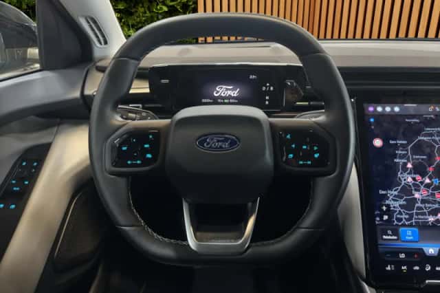 Ford Explorer (2025) thumbnail 6