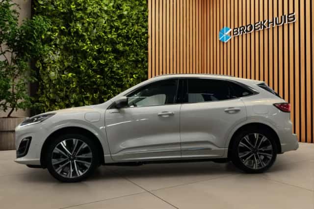 Ford Kuga (2021) thumbnail 3
