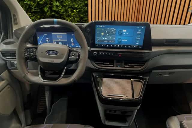Ford E-Transit Custom (2026) thumbnail 3