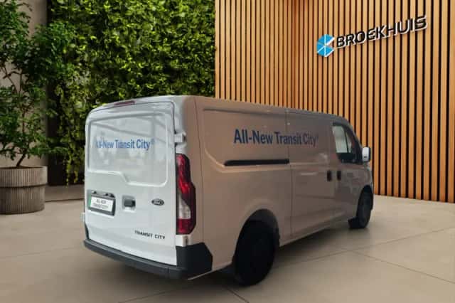Ford Transit (2026) thumbnail 2
