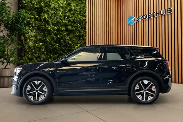 Ford Explorer (2025) thumbnail 3