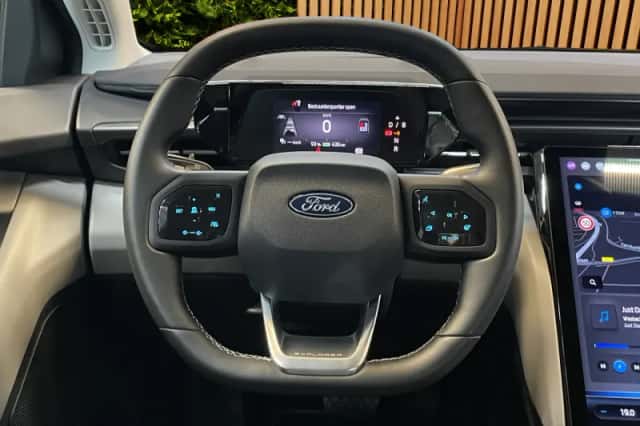Ford Explorer (2025) thumbnail 6