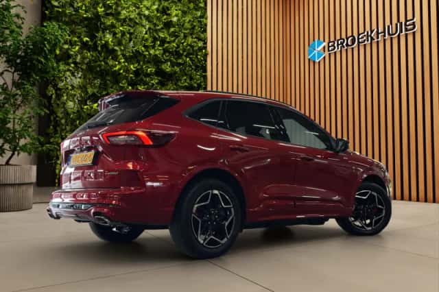 Ford Kuga (2024) thumbnail 2