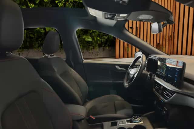 Ford Kuga (2024) thumbnail 4