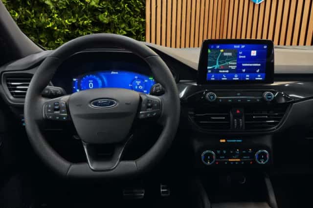 Ford Kuga (2023) thumbnail 5