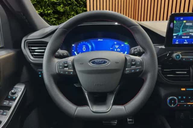 Ford Kuga (2023) thumbnail 6
