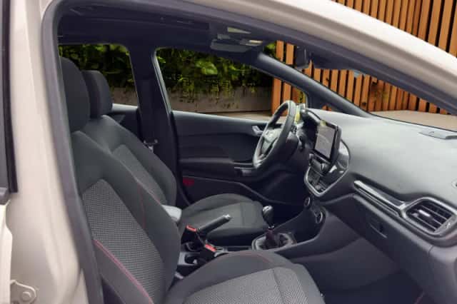 Ford Fiesta (2021) thumbnail 4