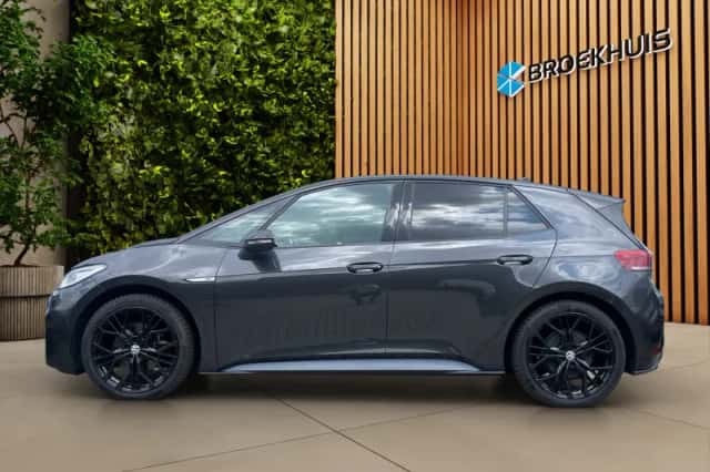 Volkswagen ID.3 (2020) thumbnail 2