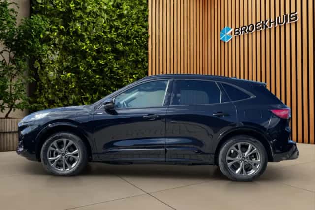 Ford Kuga (2023) thumbnail 3