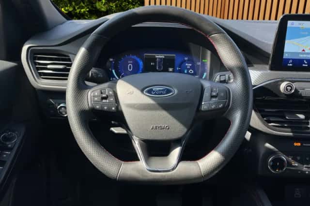 Ford Kuga (2023) thumbnail 6