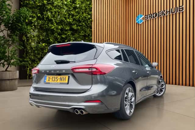 Ford Focus (2023) thumbnail 2
