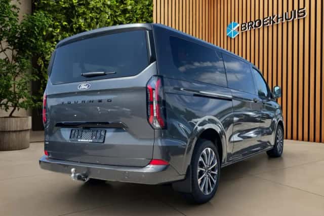 Ford Tourneo Custom (2026) thumbnail 2