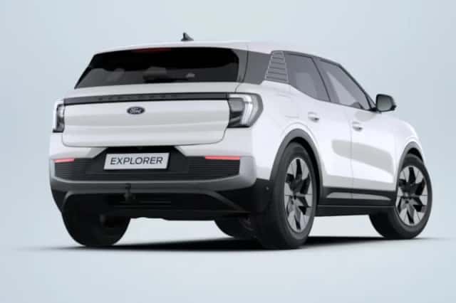 Ford Explorer (2026) thumbnail 3