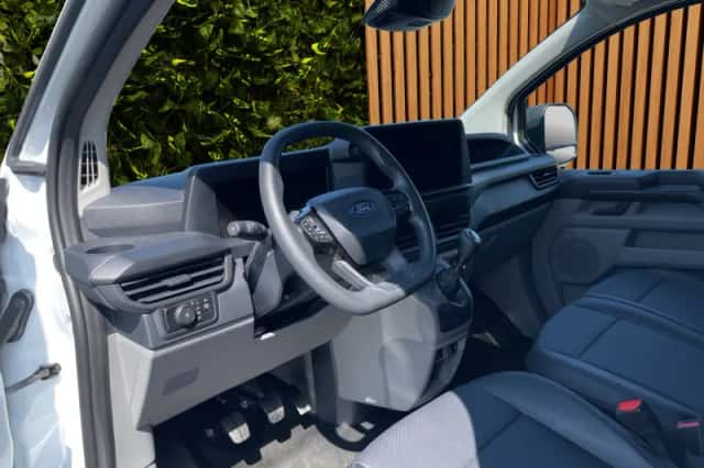 Ford Transit Custom (2024) thumbnail 5