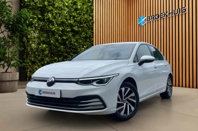 Volkswagen Golf (2021) thumbnail 1
