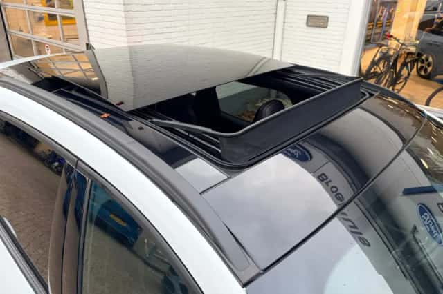 Ford Kuga (2021) thumbnail 6