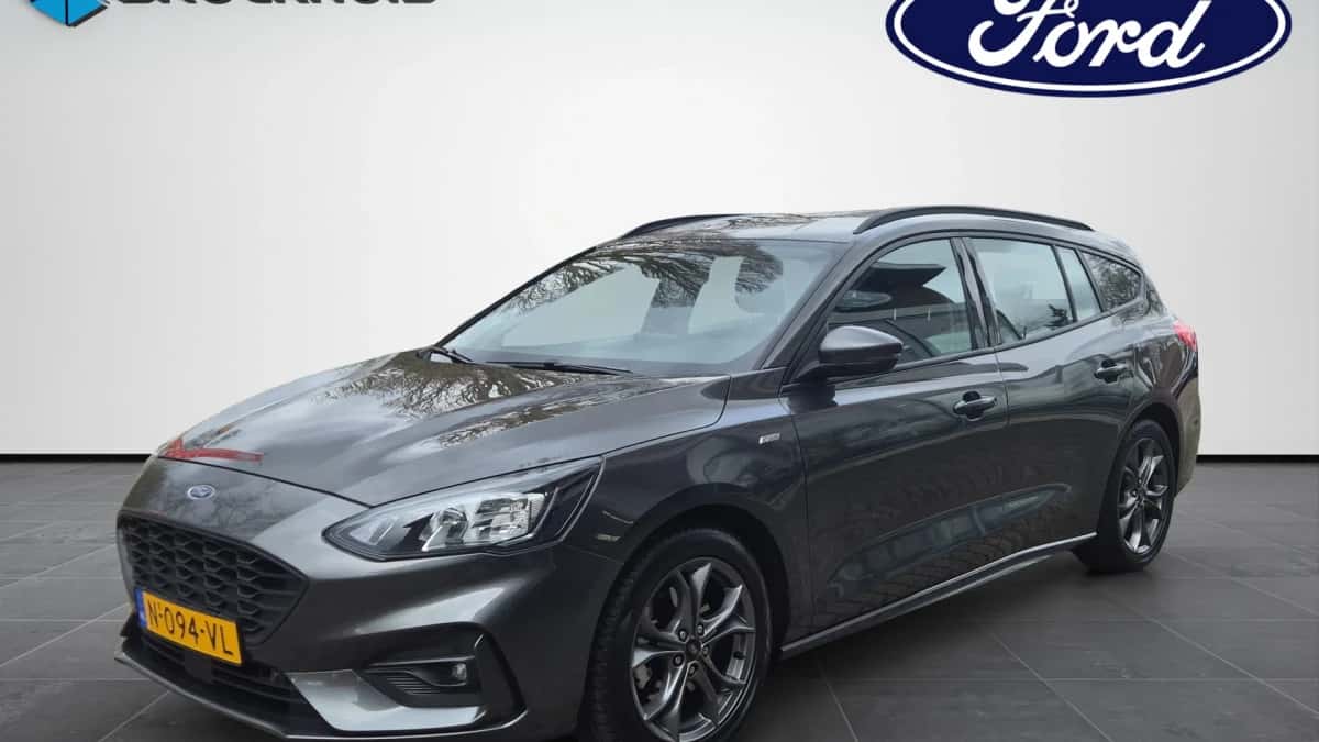 Ford Focus (2022) — foto 1