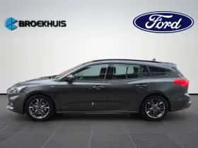 Ford Focus (2022) thumbnail 2