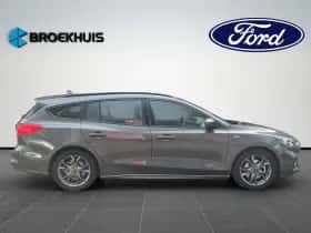 Ford Focus (2022) thumbnail 6