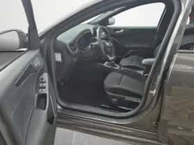Ford Focus (2022) thumbnail 10