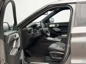 Ford Explorer (2024) thumbnail 5