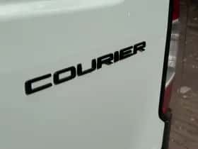 Ford Transit Courier (2024) thumbnail 20