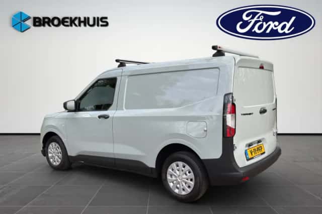 Ford Transit Courier (2024) thumbnail 3