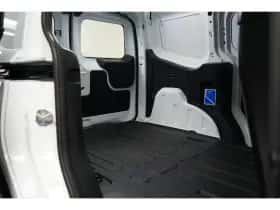 Ford Transit Courier (2024) thumbnail 11