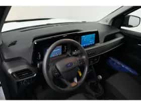 Ford Transit Courier (2024) thumbnail 21
