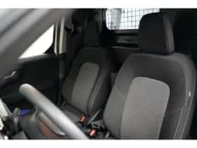 Ford Transit Courier (2024) thumbnail 22