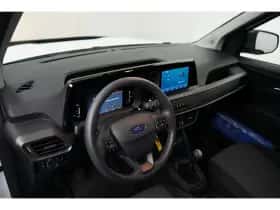 Ford Transit Courier (2024) thumbnail 24
