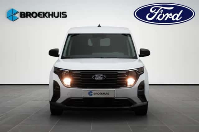 Ford Transit Courier (2024) thumbnail 4