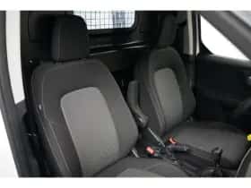 Ford Transit Courier (2024) thumbnail 8