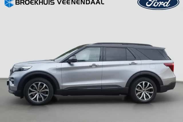 Ford Explorer (2023) thumbnail 2