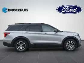 Ford Explorer (2023) thumbnail 3