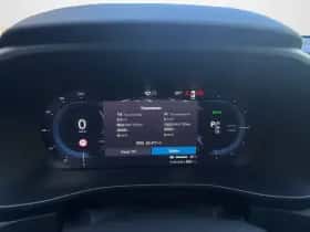 Volvo XC40 (2023) thumbnail 10