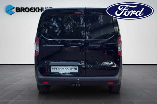 Ford E-Transit Courier (2026) thumbnail 3