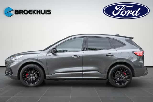 Ford Kuga (2023) thumbnail 2