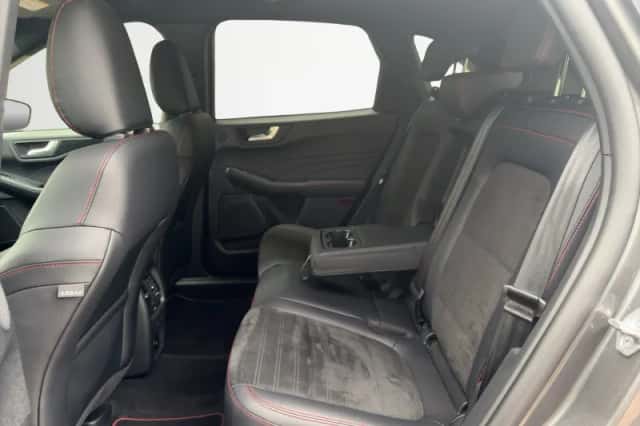 Ford Kuga (2023) thumbnail 5